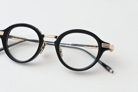 AKONI「COPERNICO」｜静かな存在感をまとう、現代のラウンドフレーム