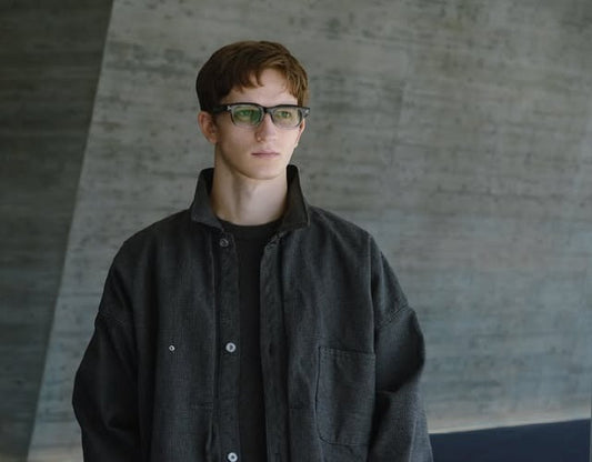 見た目とのギャップに驚く快適な掛け心地｜E5eyevan P25