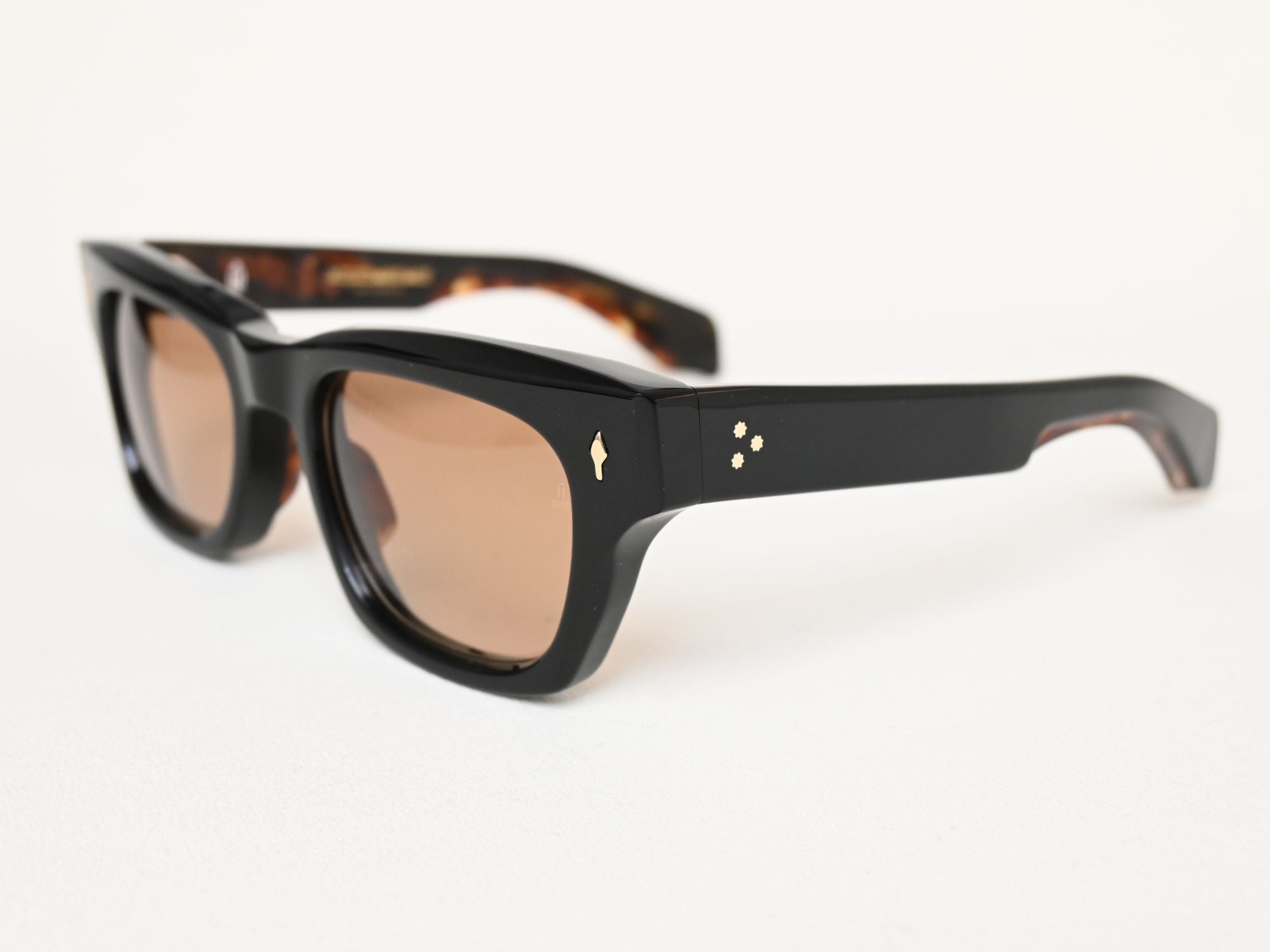 DEALAN 53_NOIR15_SUN