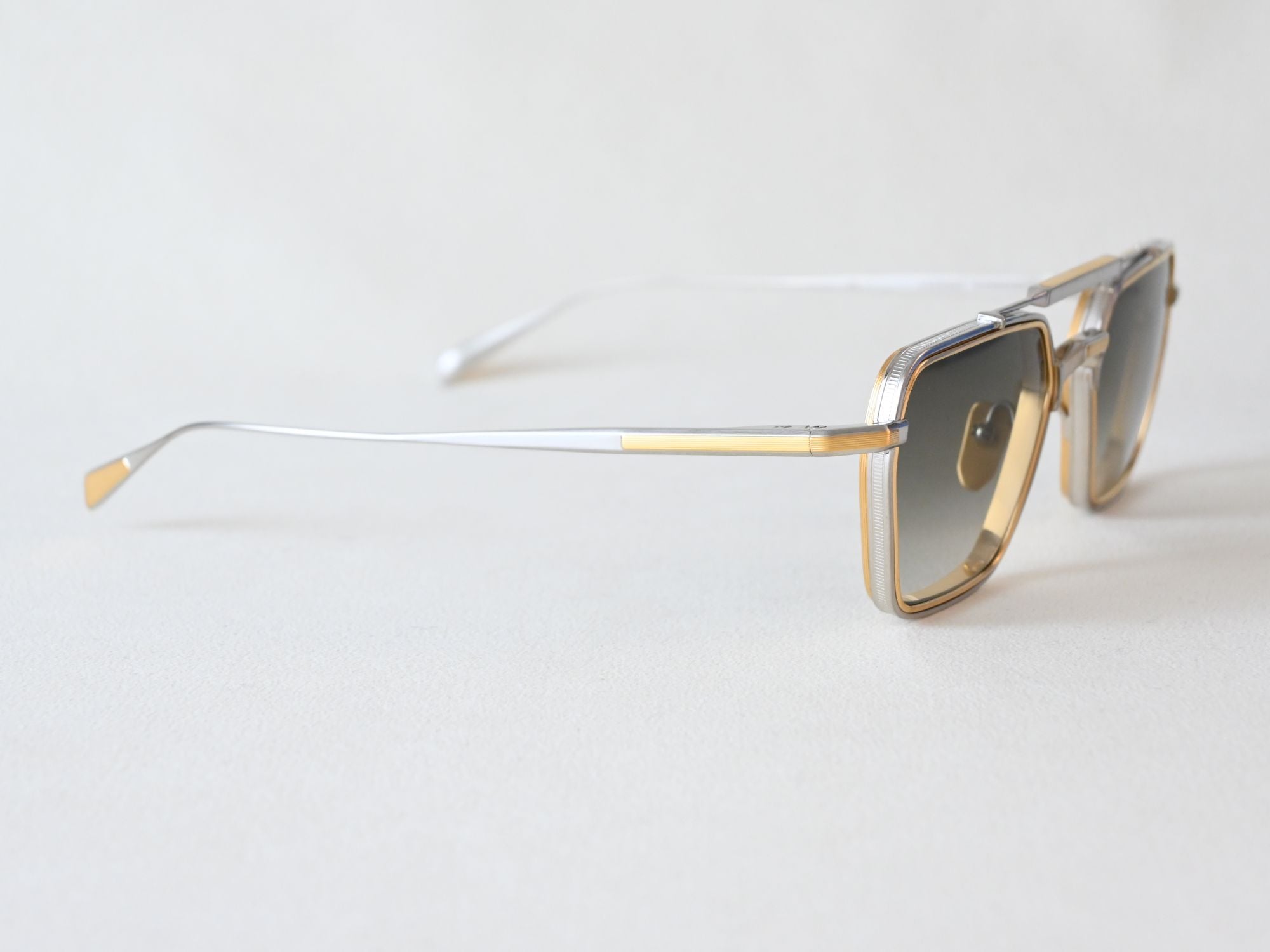 COMMODORE_SILVER_SUN