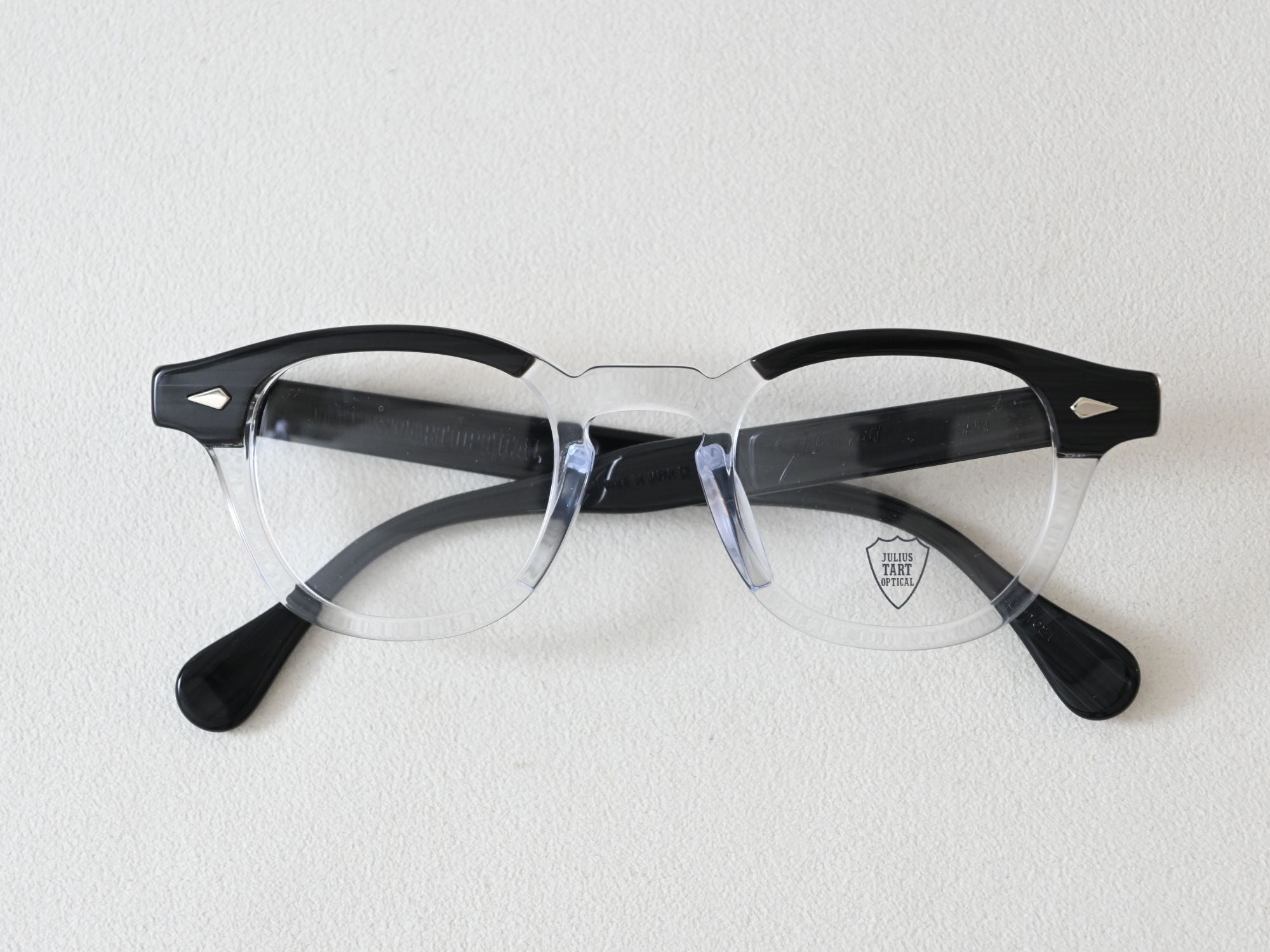 AR_46-24_Black Wood Clear