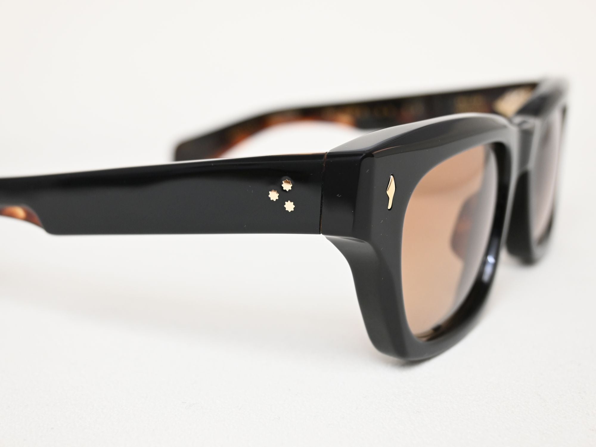 DEALAN 53_NOIR15_SUN