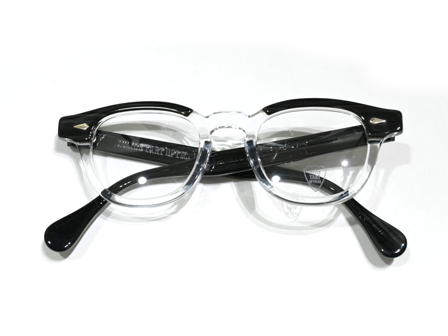 AR_44-22_Black Wood Clear