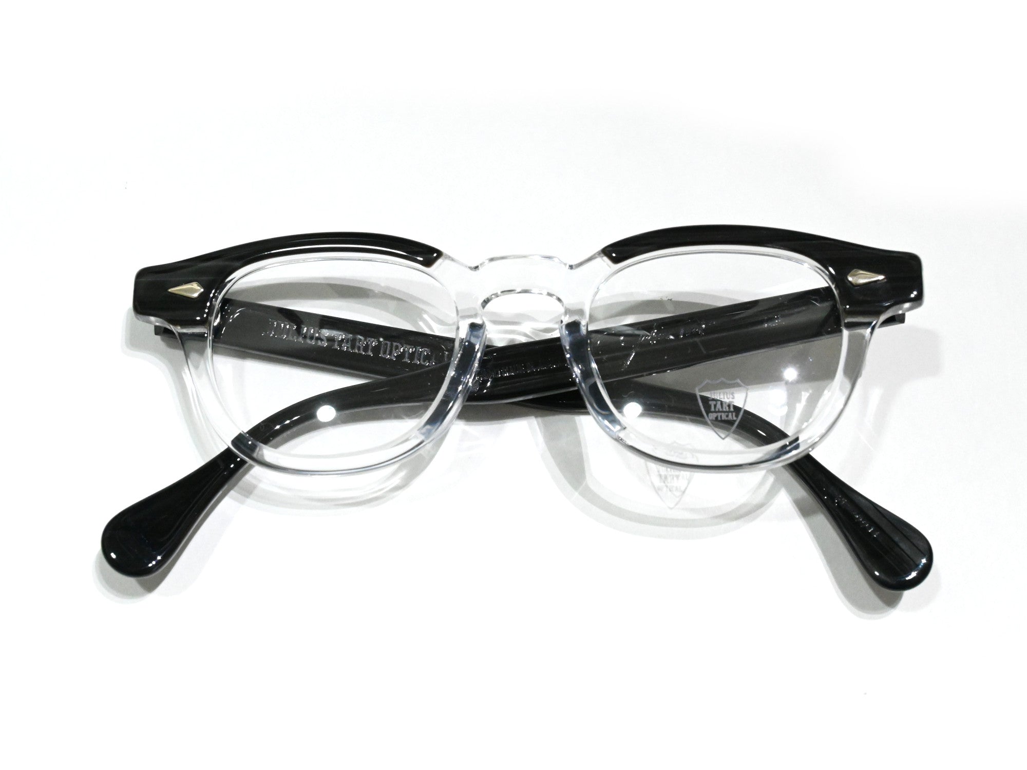 AR_44-22_Black Wood Clear