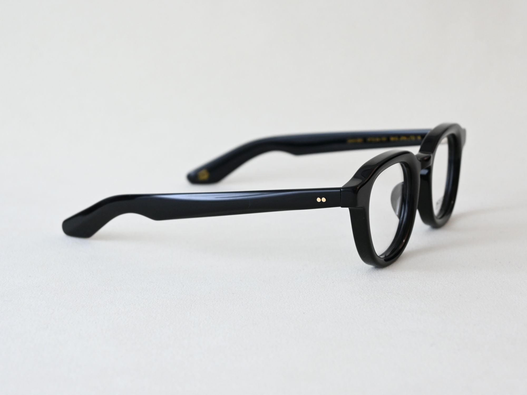 DAHVEN-JPN LTD18_47_BKG