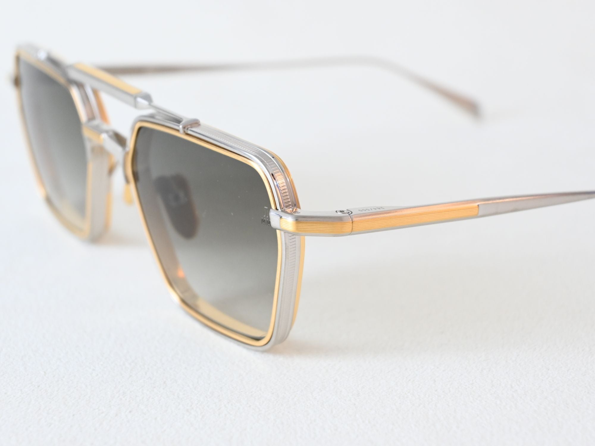 COMMODORE_SILVER_SUN