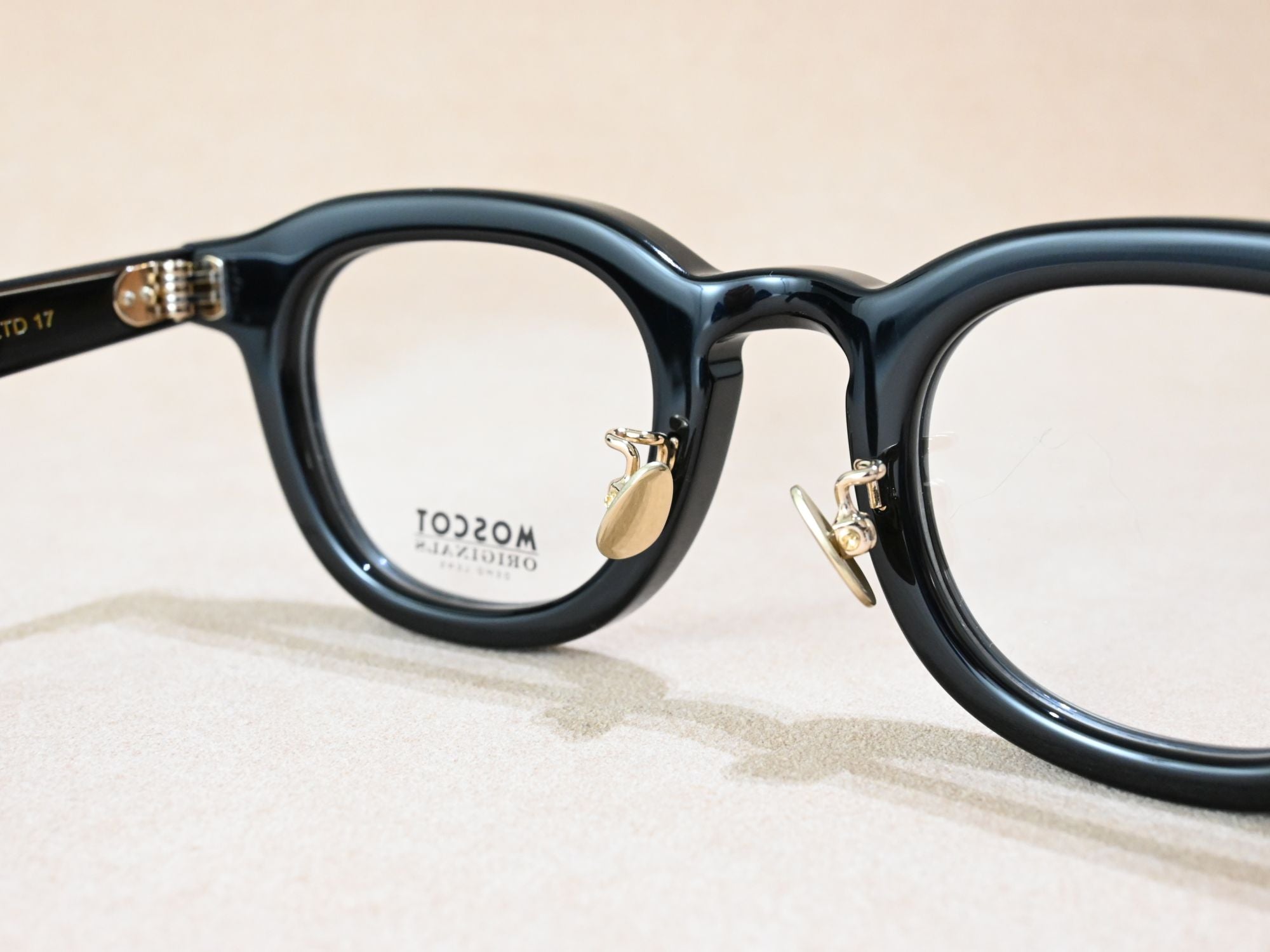 DAHVEN-JPN LTD17_44_BKG