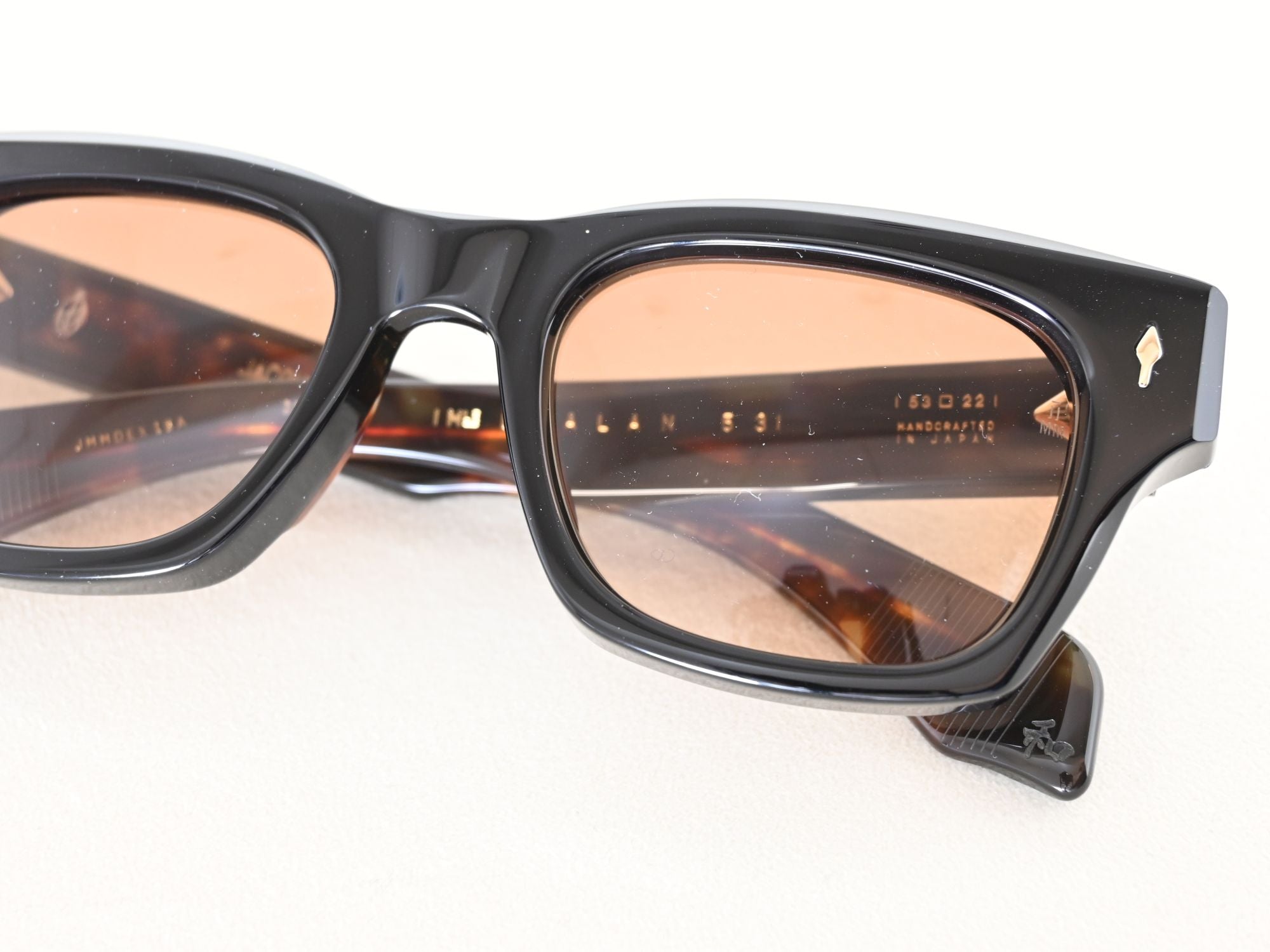 DEALAN 53_NOIR15_SUN