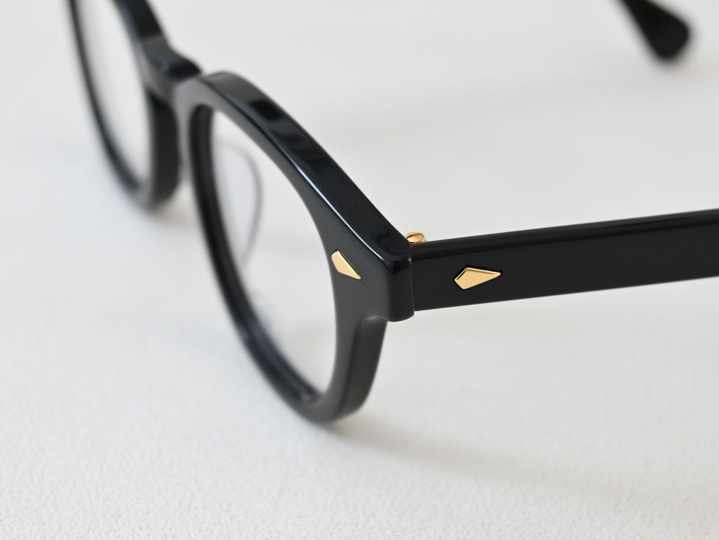 AR-GOLD_48-22_BLACK