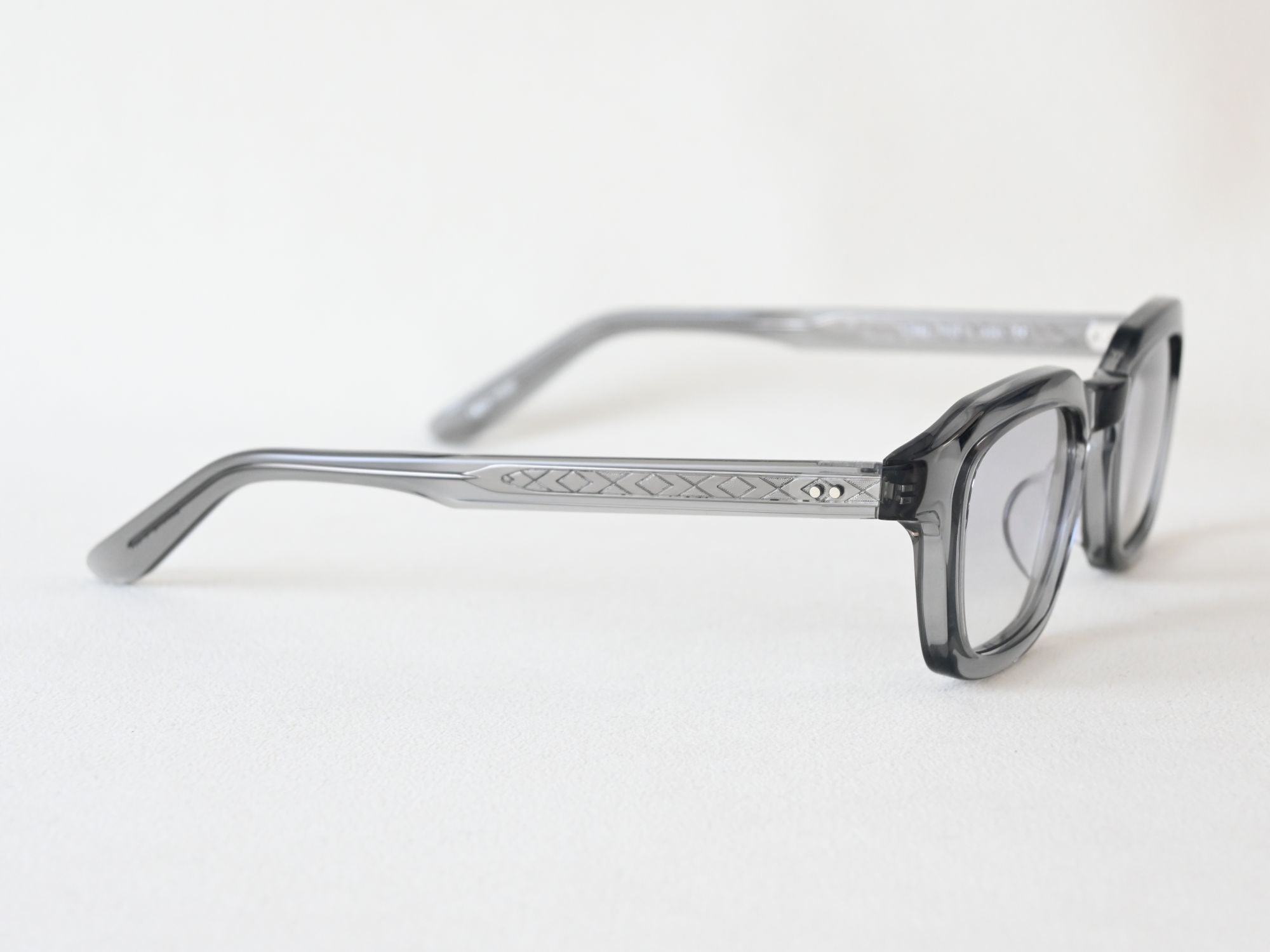 LEONARD_554_light Gray gradation