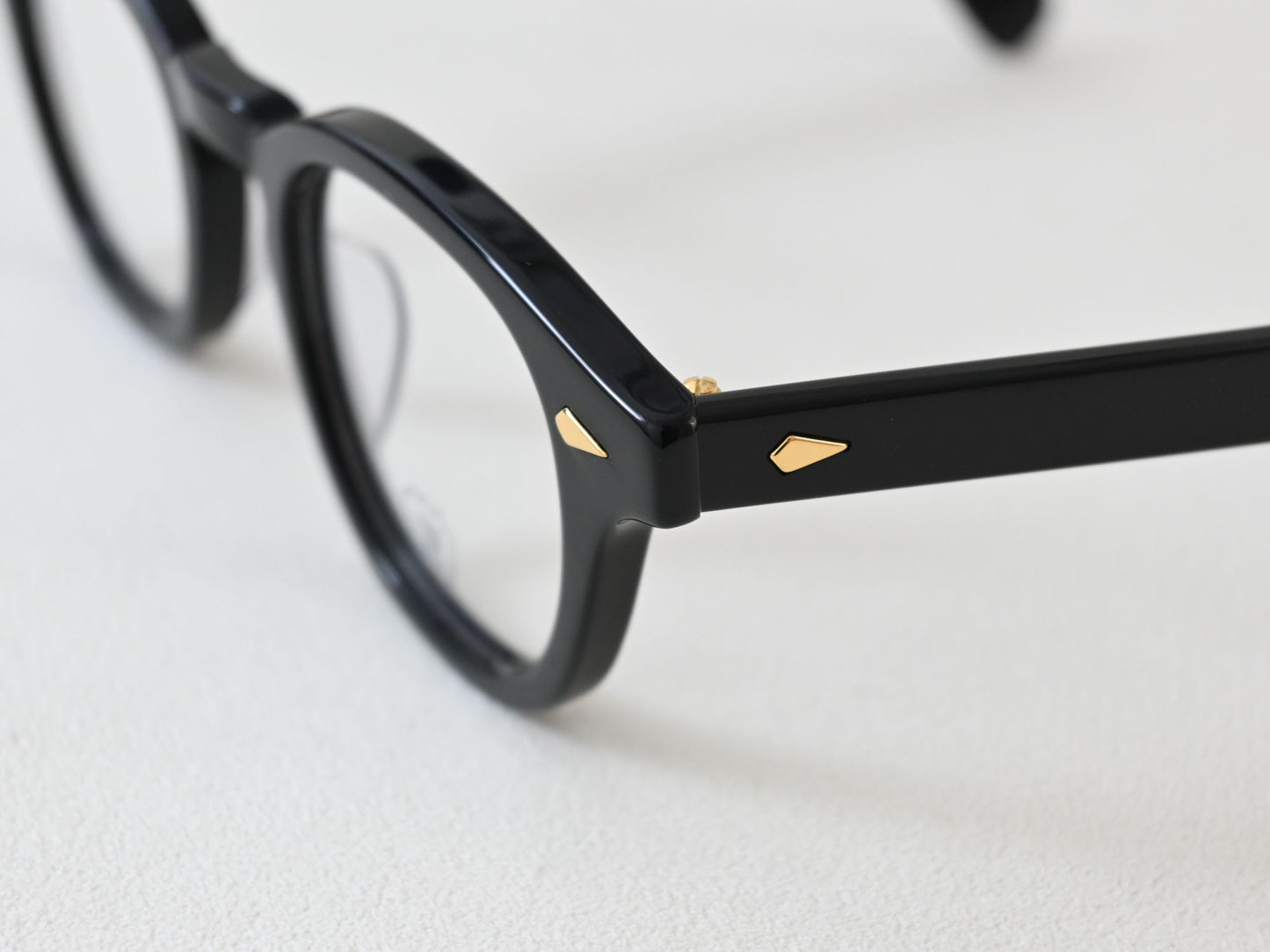 AR-GOLD_48-24_BLACK