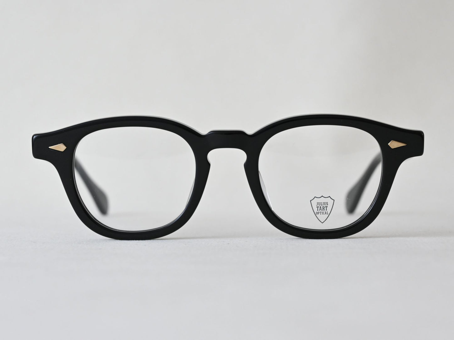 AR_46-22_Black