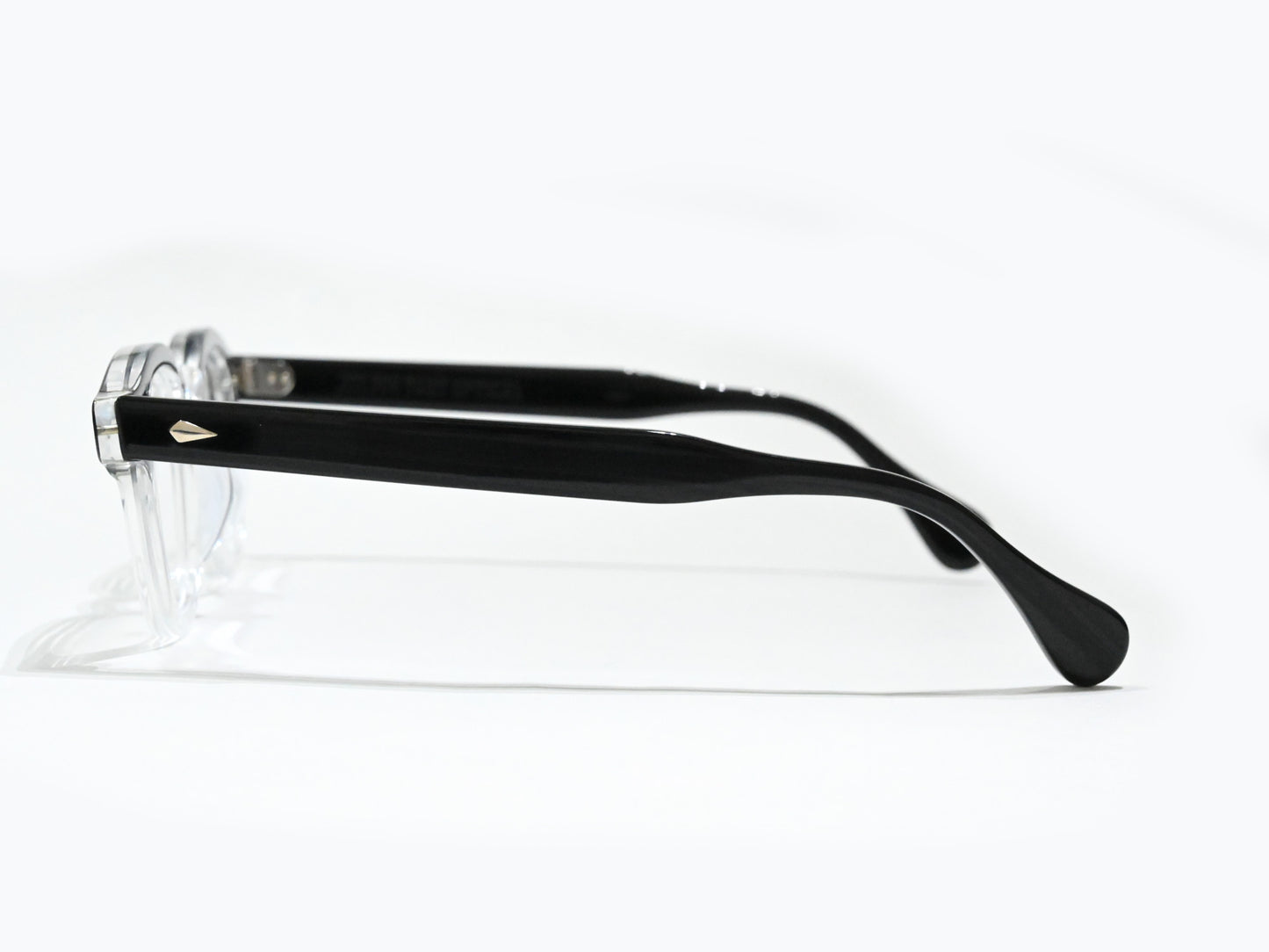 AR_44-22_Black Wood Clear