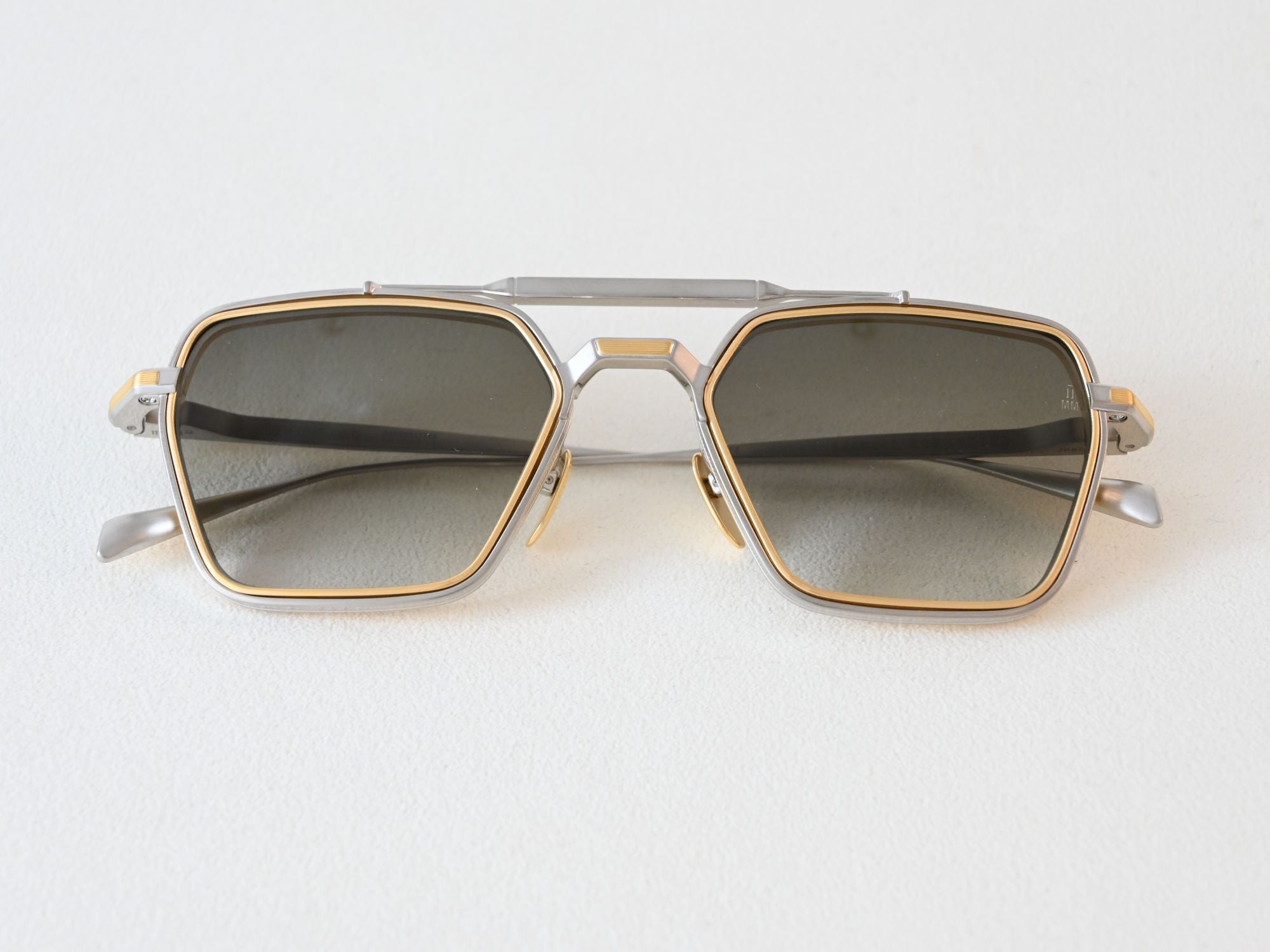 COMMODORE_SILVER_SUN