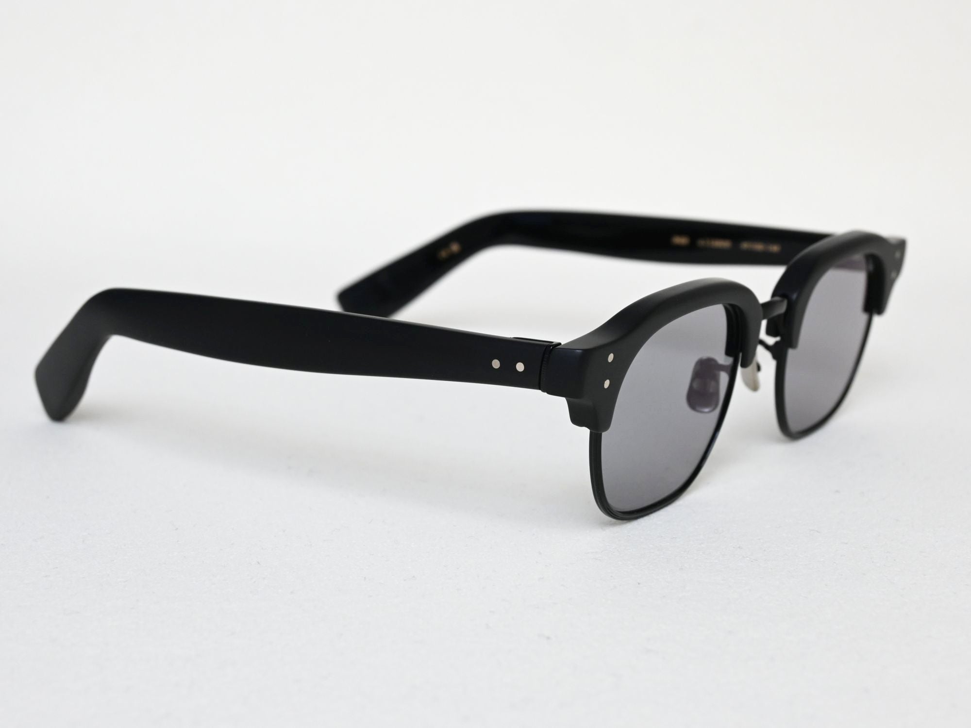 649_112805-GM MD.GRY