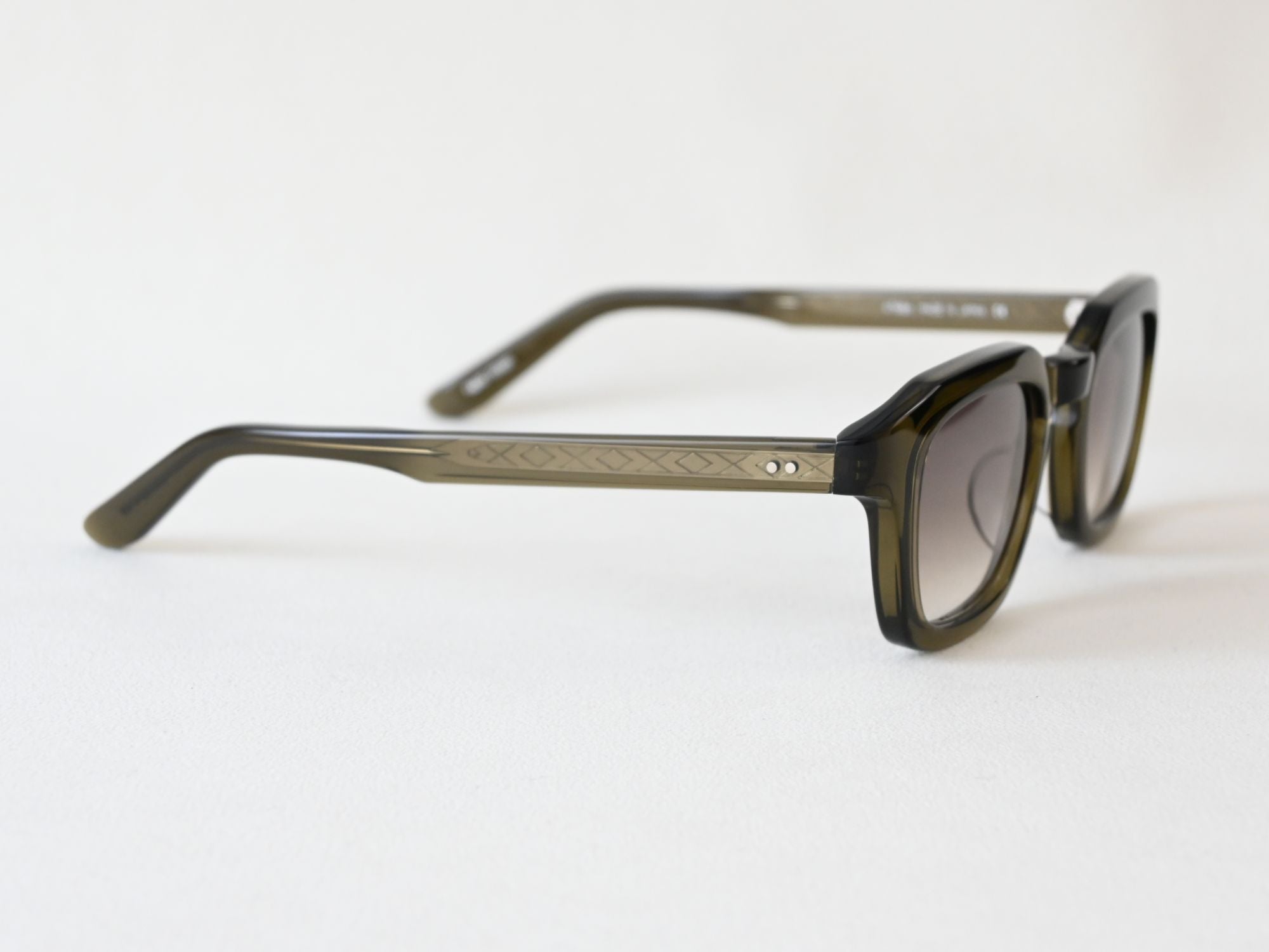 LEONARD_529_dark brown gradation