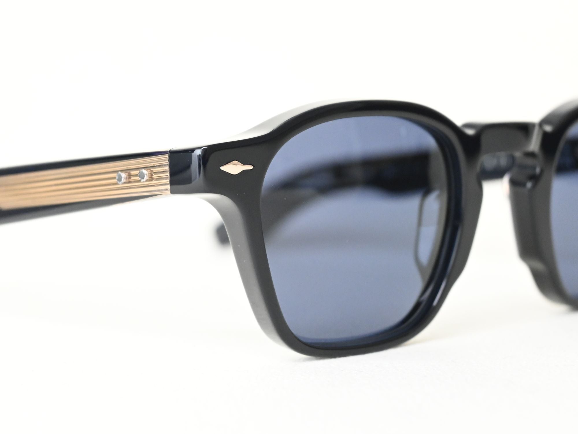 ZEPHIRIN 47_LACQUER-SUN