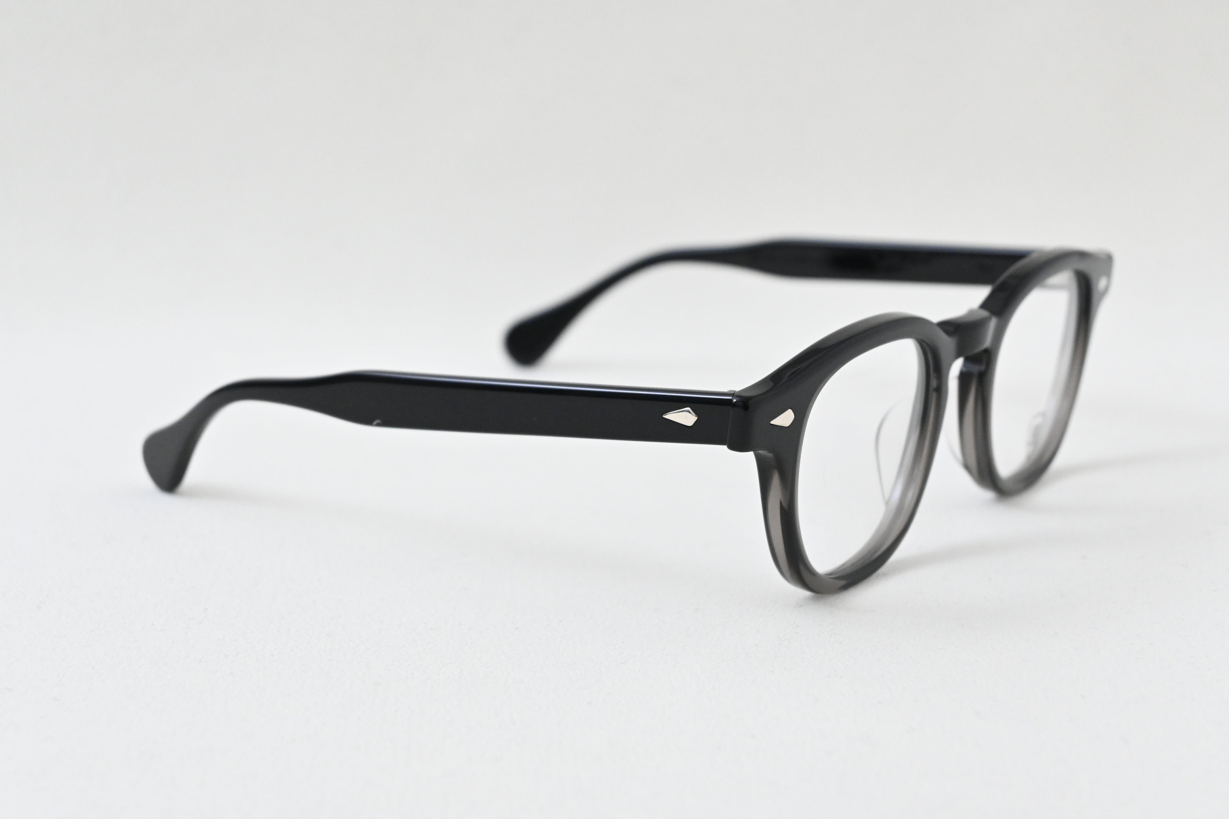 AR_48-24_DARK BLACK FADE