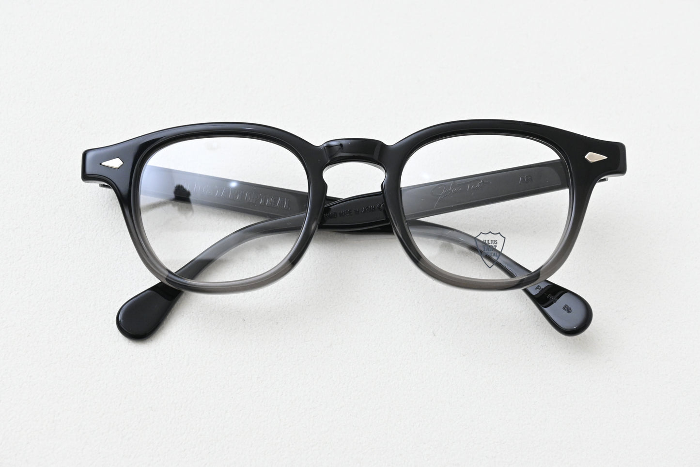 AR_48-24_DARK BLACK FADE