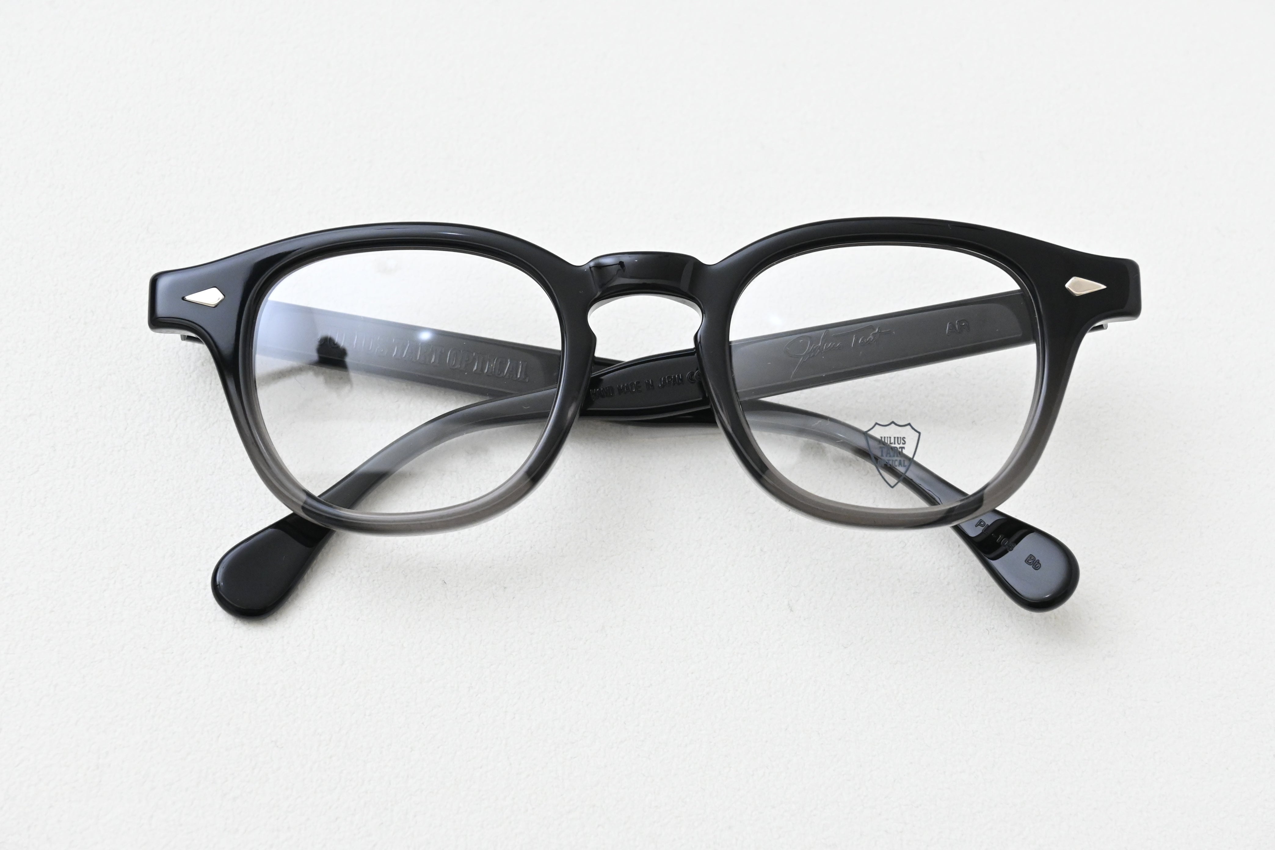 AR_48-24_DARK BLACK FADE